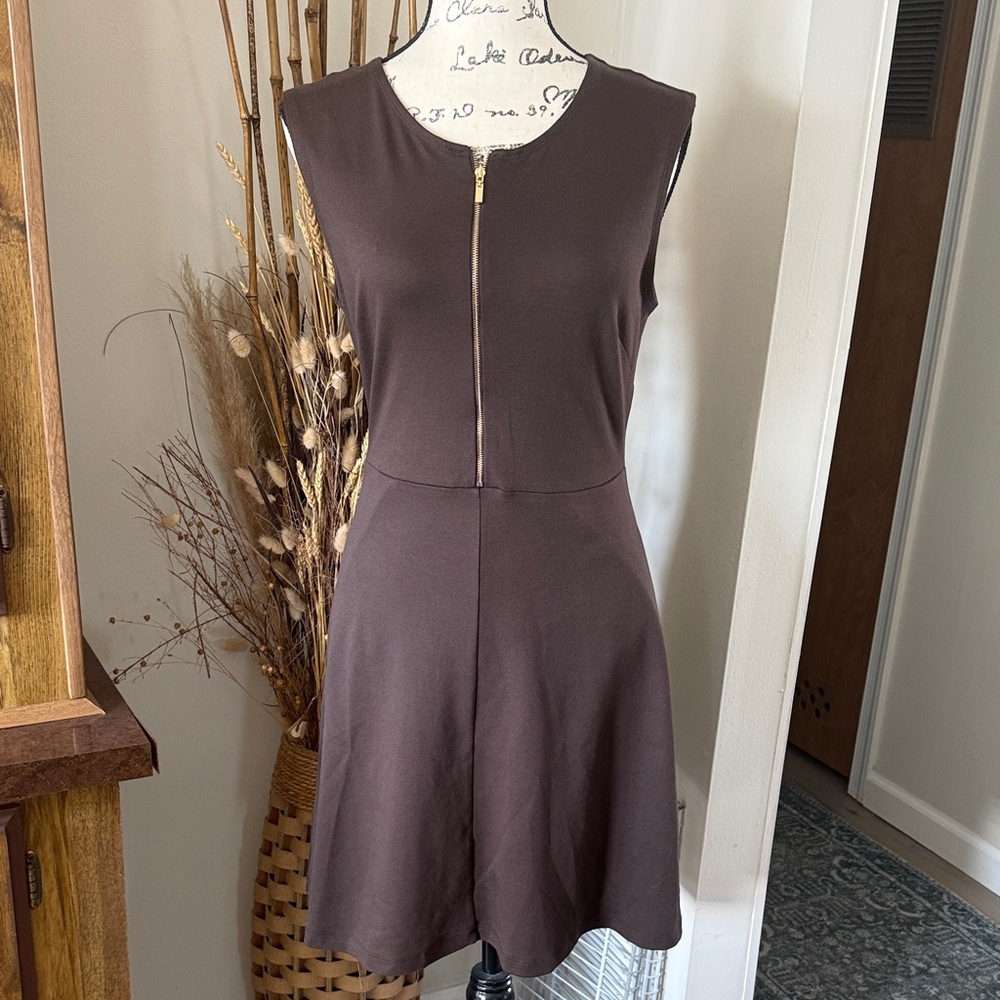 New York & Company Women's Sleeveless, Knee-Length Fit And Flare Dress. NWOT
